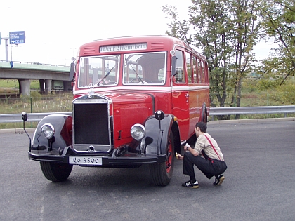 2 + 1 Old Timer Mercedes-Benz  + Setra.