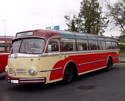 2 + 1 Old Timer Mercedes-Benz  + Setra.