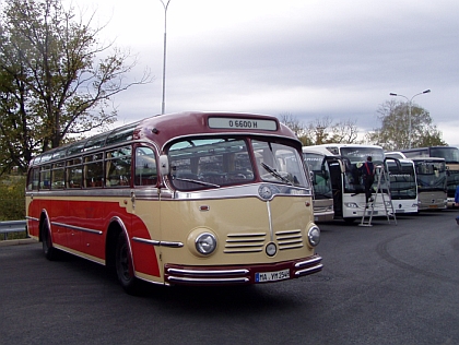 2 + 1 Old Timer Mercedes-Benz  + Setra.