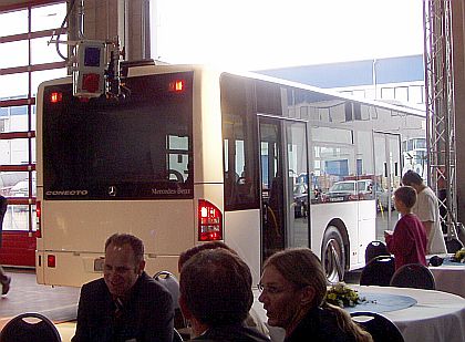 Nástup nového Conecta.Mercedes-Benz nabízí cenově zajímavý nízkopodlažní autobus