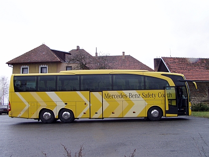 Nejbezpečnější dálkový autobus na světě Mercedes-Benz Safety Coach