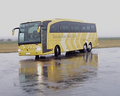 Nejbezpečnější dálkový autobus na světě Mercedes-Benz Safety Coach