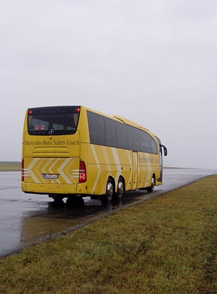 Nejbezpečnější dálkový autobus na světě Mercedes-Benz Safety Coach