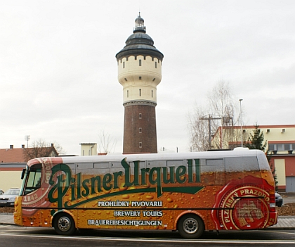 Díky českému autobusu českého dopravce s polepem českého piva