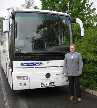 Špičkovými autobusy společnosti Interbus Praha se vozí i čeští 'cestující'