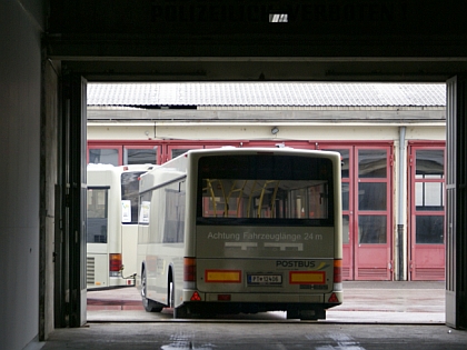 Autobus s vlekem - v Innsbrucku opět běžná praxe. (CZ + EN)