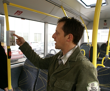 Autobus s vlekem - v Innsbrucku opět běžná praxe. (CZ + EN)