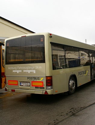 Autobus s vlekem - v Innsbrucku opět běžná praxe. (CZ + EN)