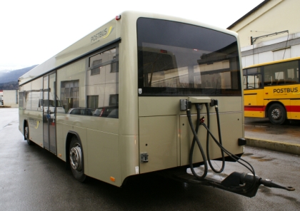 Autobus s vlekem - v Innsbrucku opět běžná praxe. (CZ + EN)