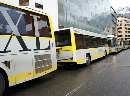 Autobus s vlekem - v Innsbrucku opět běžná praxe. (CZ + EN)