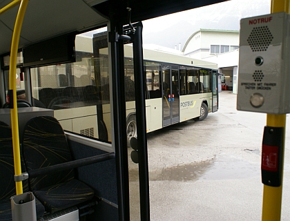 Autobus s vlekem - v Innsbrucku opět běžná praxe. (CZ + EN)