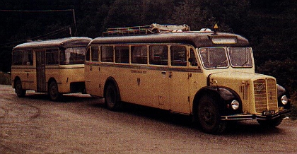 Autobus s vlekem - v Innsbrucku opět běžná praxe. (CZ + EN)