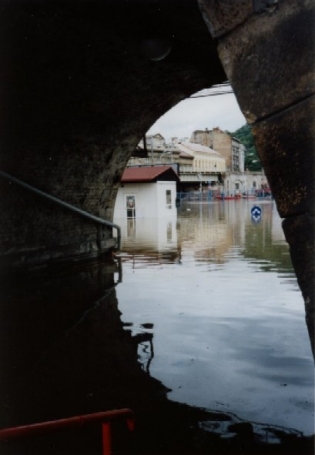 RETRO: Zatopené autobusové nádraží Florenc  - 5 let po povodních 2002