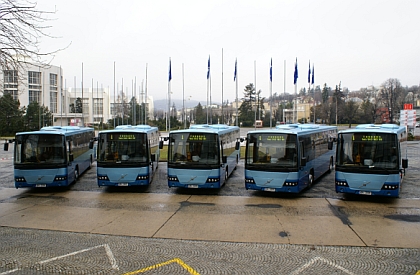 Tourbus převzal pět nových autobusů Volvo 8700LE