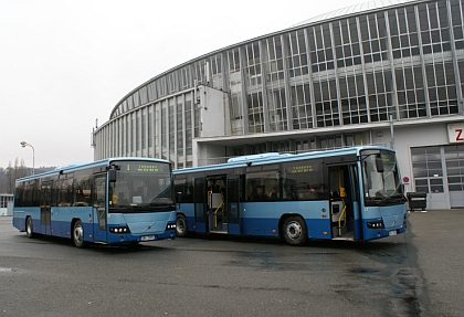 Tourbus převzal pět nových autobusů Volvo 8700LE