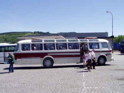 Retro projekt Autobusů Karlovy Vary Florenc 13:30 má k dispozici