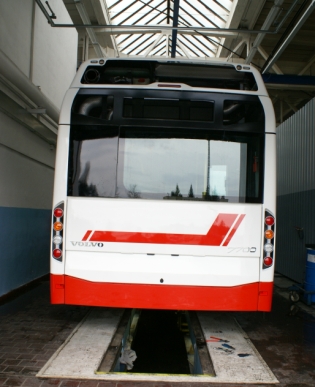 VOLVO dodalo dva nové nízkopodlažní autobusy kroměřížským technickým službám