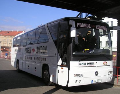 2 autobusy Mercedes-Benz  0350 SHD a Mercedes-Benz 0350 RHD