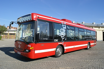 Ethanolový městský a příměstský seminízkopodlažní autobus Scania OmniLink (LE)