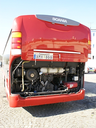 Ethanolový městský a příměstský seminízkopodlažní autobus Scania OmniLink (LE)