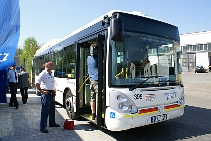 Ze slavnostního zahájení provozu na plnicí stanici CNG 27.4.2007