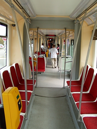 Design interiéru tramvaje 14 T pro Dopravní podnik hlavního města Prahy