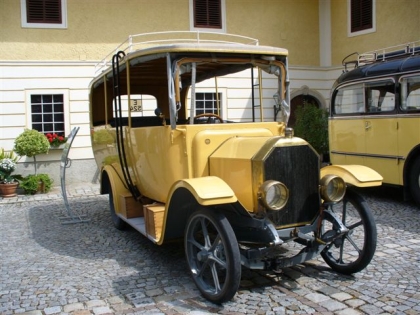 Rakouský Postbus slaví letos stoleté jubileum.