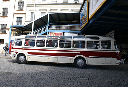 Autobus na nostalgické lince Praha - Karlovy Vary Florenc 13,30