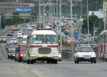 Autobus na nostalgické lince Praha - Karlovy Vary Florenc 13,30