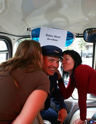 Autobus na nostalgické lince Praha - Karlovy Vary Florenc 13,30