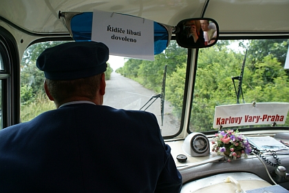 Autobus na nostalgické lince Praha - Karlovy Vary Florenc 13,30