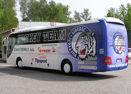 Autobus MAN Lion's Coach ČSAD Semily vozí hokejisty HC Bílí Tygři Liberec.