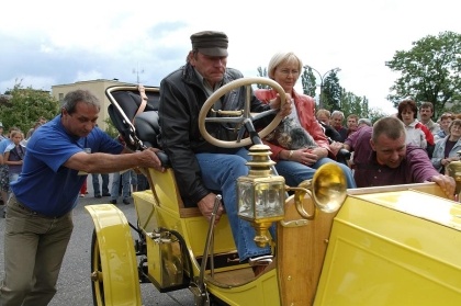 Z 18. ročníku Srazu historických vozidel ve Velké Polomi 5. července.
