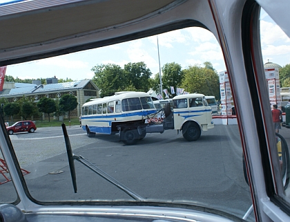 Vracíme se k 'velkým volantům' na Retro Prague:
