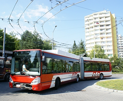Třetí kloubový trolejbus Škoda 25 Tr Irisbus předán ve Škoda Electric Prešovu.