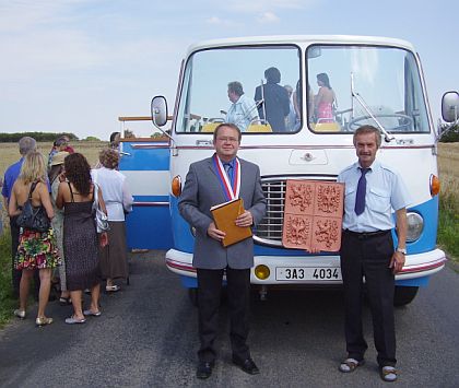 První vyhlídková RTO svatba v polích.