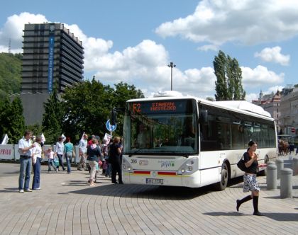 Nízkopodlažní autobusy Irisbus Citelis šetří v Karlových Varech rozpočet města