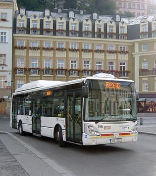 Nízkopodlažní autobusy Irisbus Citelis šetří v Karlových Varech rozpočet města