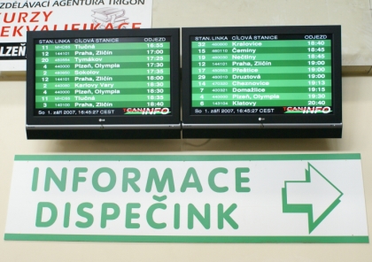 Nové informační obrazovky v hale Centrálního autobusového nádraží