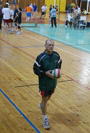 ... a ještě jednou volejbal. Záběry ze sportovní haly a ze školních tělocvičen.
