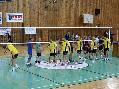 ... a ještě jednou volejbal. Záběry ze sportovní haly a ze školních tělocvičen.