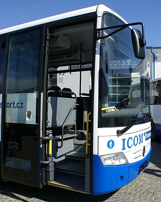 Autobusy Mercedes-Benz  Intouro pro ICOM transport.