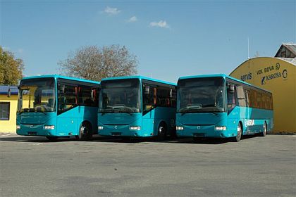 Fotografie z  předání prvních autobusů Irisbus Crossway v barvách