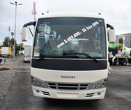 BUSportál SK: Diaľkový a prímestský malokapacitný autobus ISUZU TURQUOISE