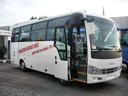 BUSportál SK: Diaľkový a prímestský malokapacitný autobus ISUZU TURQUOISE
