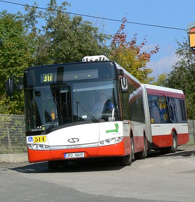 Kloubový autobus Solaris Urbino 18 Plzeňských městských dopravních podniků