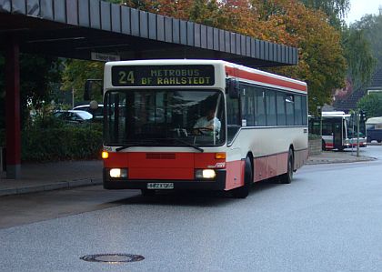 Hamburská autobusová přehlídka.
