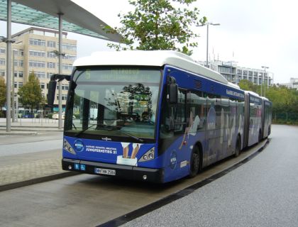 Hamburská autobusová přehlídka.