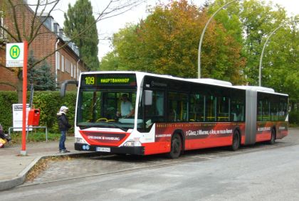 Hamburská autobusová přehlídka.