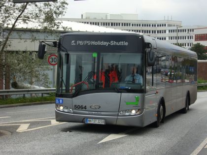 Hamburská autobusová přehlídka.